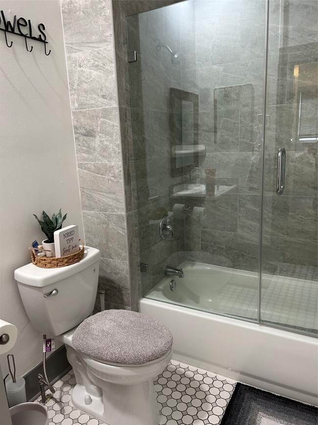 802 Chatman St, Alvin, TX 77511 - photo 3