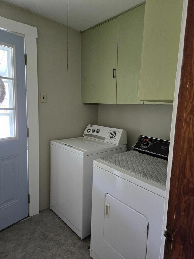 54 Cottage St, Sanford, ME 04073 - photo 3