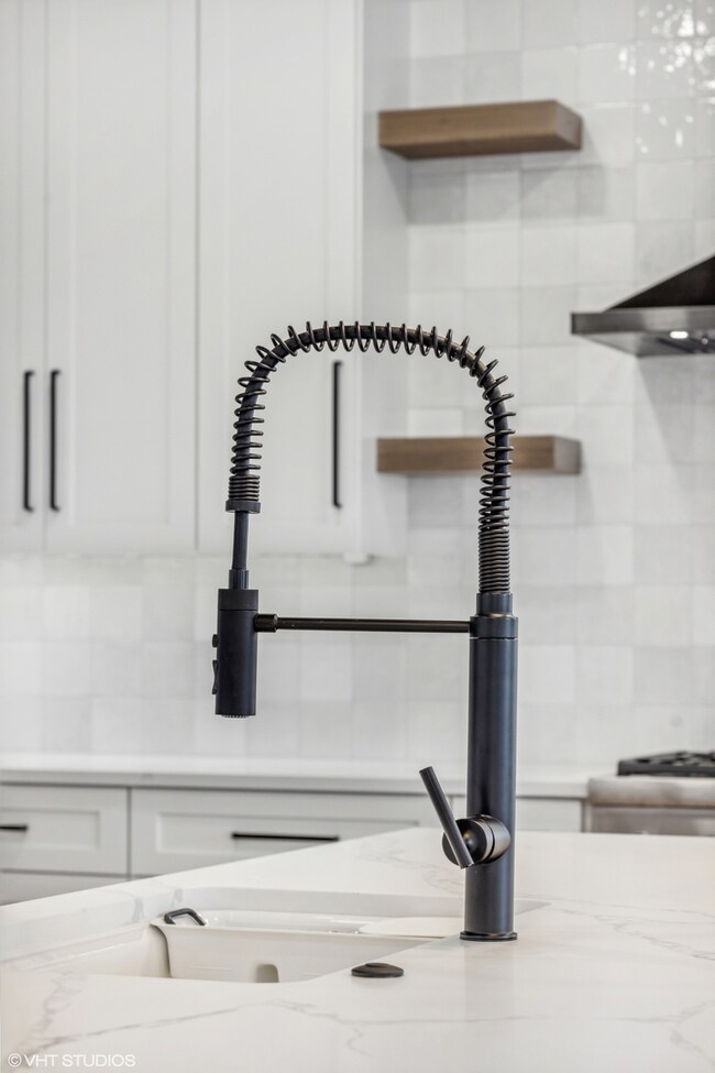 434 N Larch Ave, Elmhurst, IL 60126 - photo 7