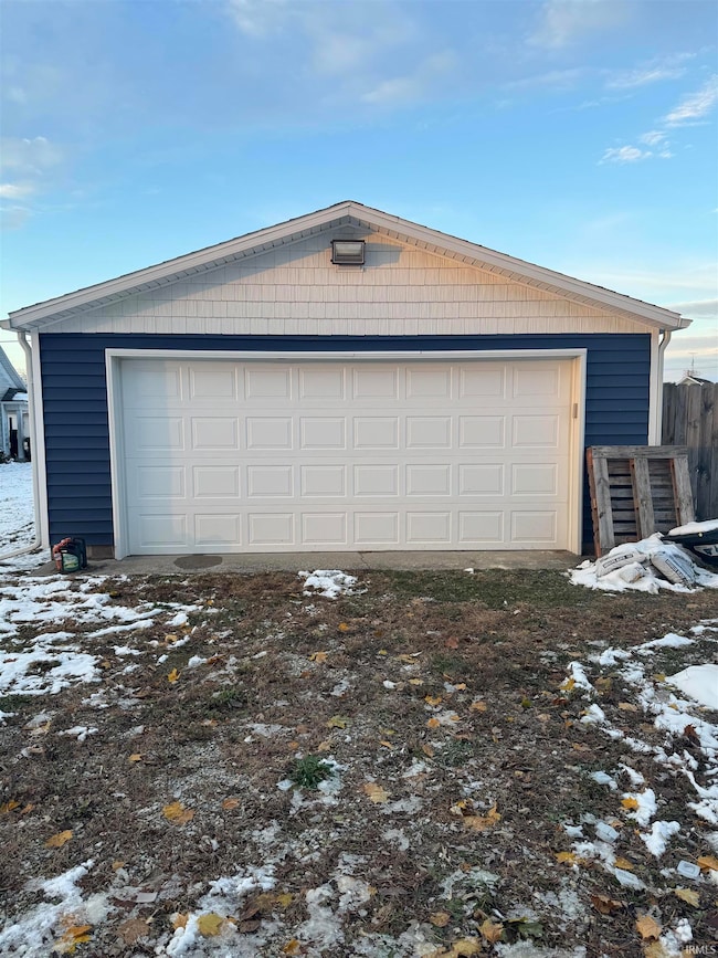 637 W 1st St, Albany, IN 47320 - photo 4