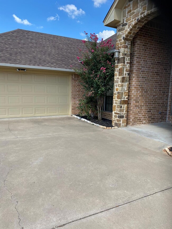 3113 Meandering Way, Granbury, TX 76049 - photo 2