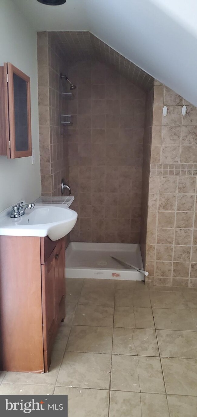 41 Red Maple Ln, Levittown, PA 19055 - photo 7