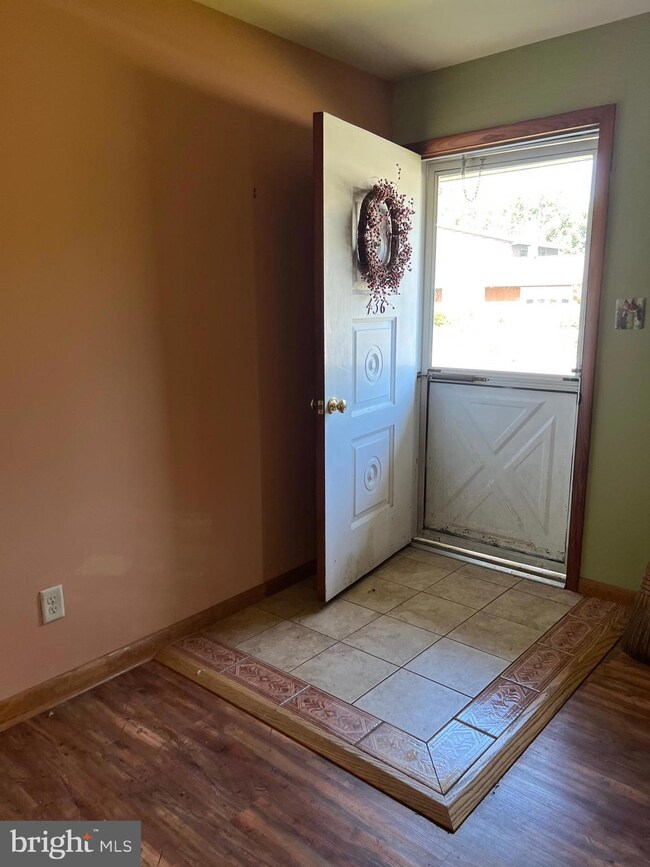 436 E Walnut St, Kutztown, PA 19530 - photo 2