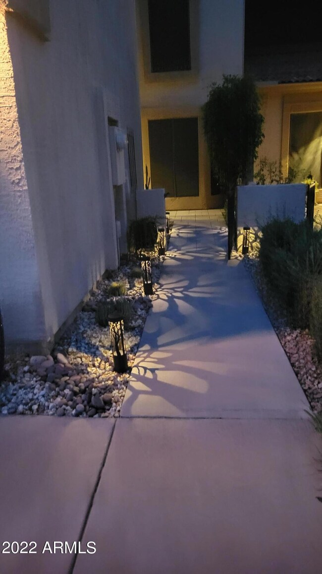 PHOTO Front with lights