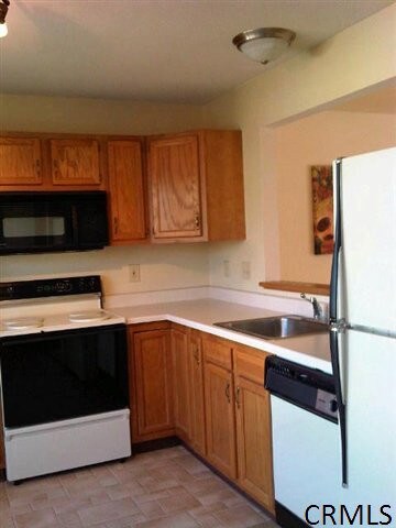 3 Stratton Cir, Troy, NY 12182 - photo 5