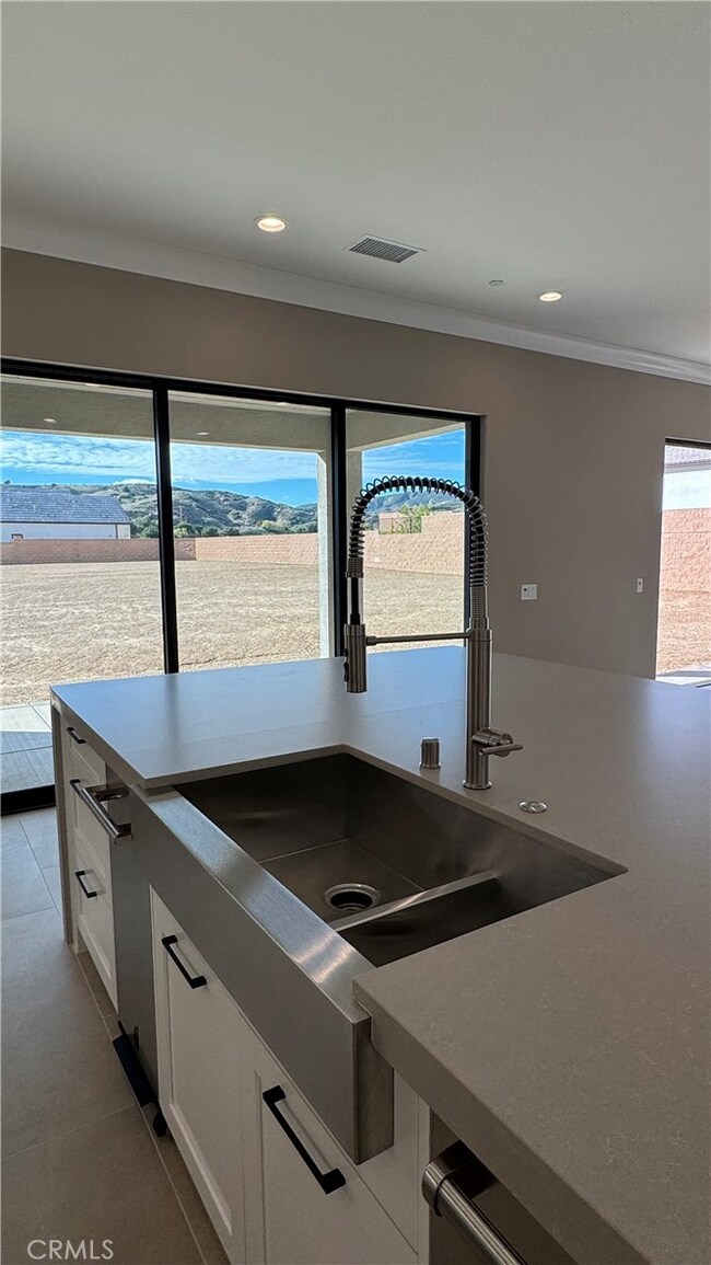 11913 Red Hawk Ln, Los Angeles, CA 91326 - photo 6