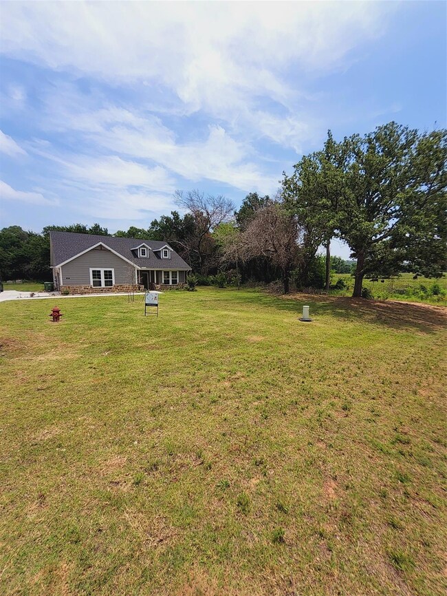 147 Cooper Ct, Springtown, TX 76082 - photo 4