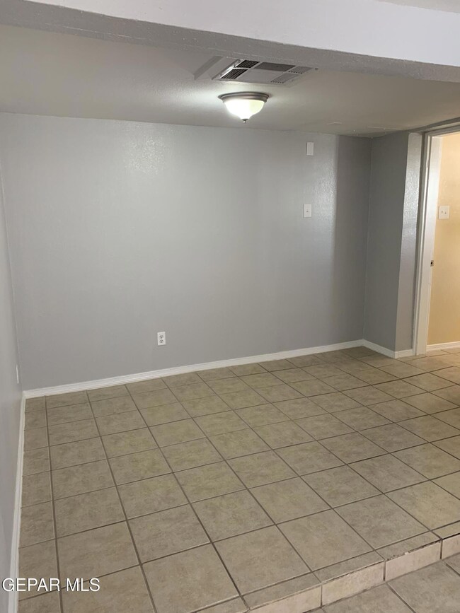 3111 Durazno Ave unit Rear, El Paso, TX 79905 - photo 2
