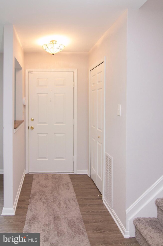 1060 Berkley Dr, Sykesville, MD 21784 - photo 3