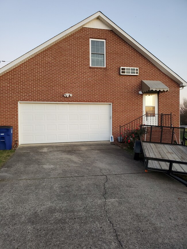 601 Foxhall Dr, Shelbyville, TN 37160 - photo 5