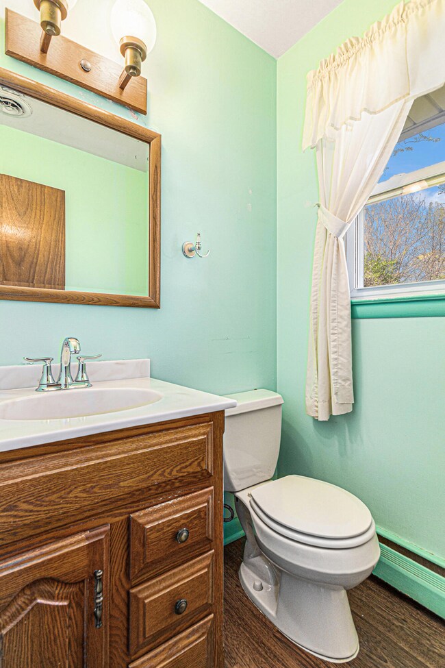 2015 Pamela Place, Lansing, MI 48911