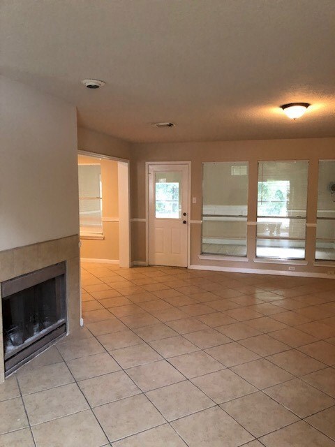 8411 Battleoak Dr, Houston, TX 77040 - photo 5