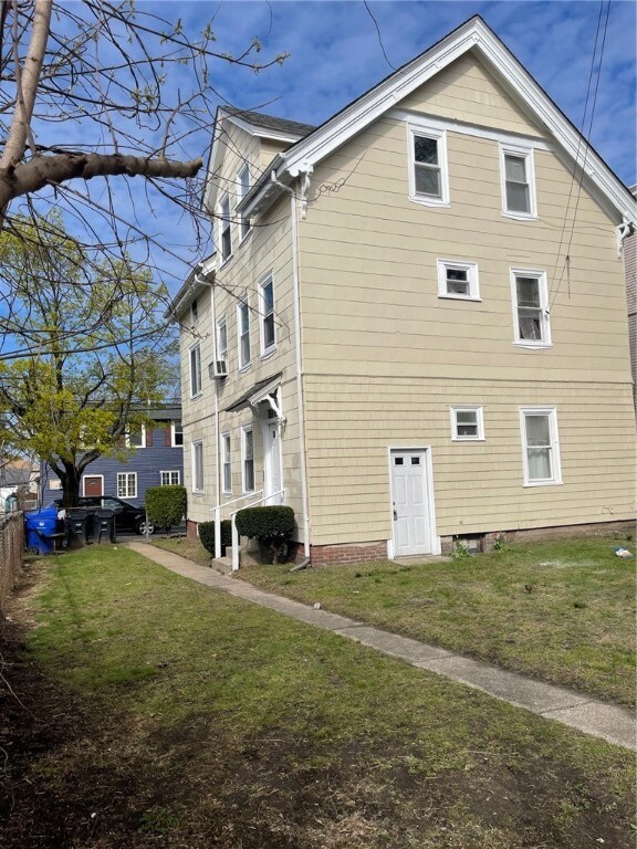 201 Dunnell Ave, Pawtucket, RI 02860 - photo 2