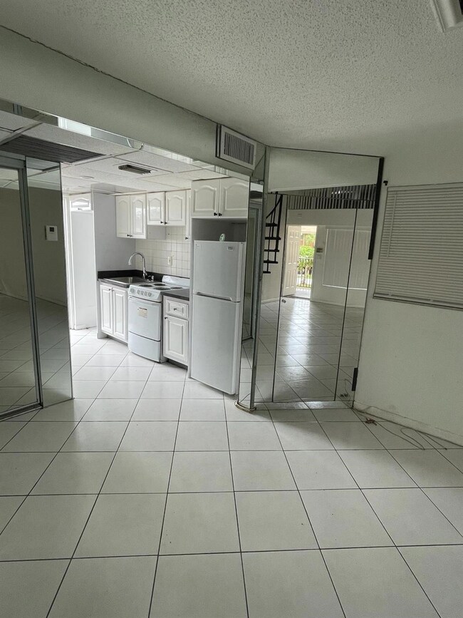 4121 NW 26th St unit T20, Lauderhill, FL 33313 - photo 6