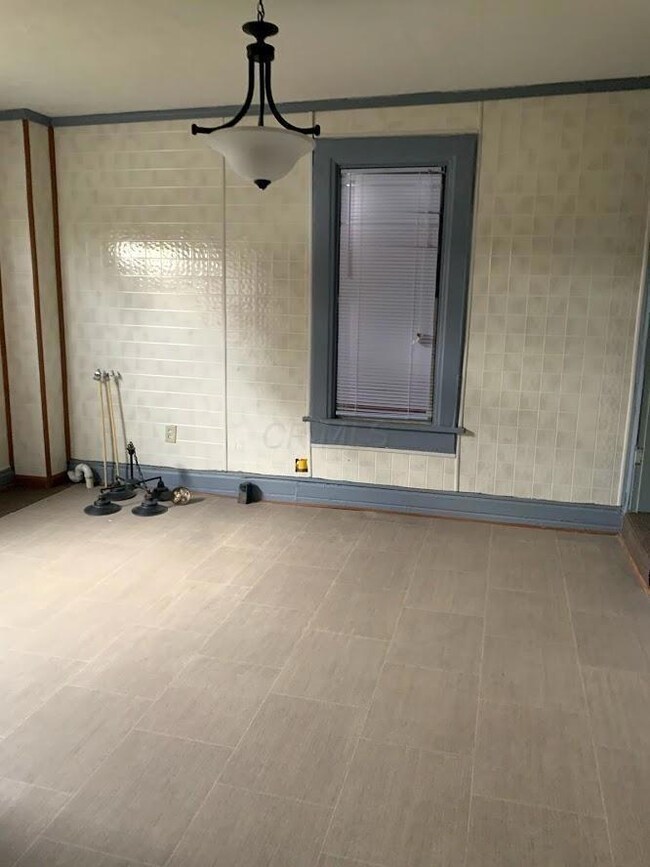 1949 S Washington Dining room