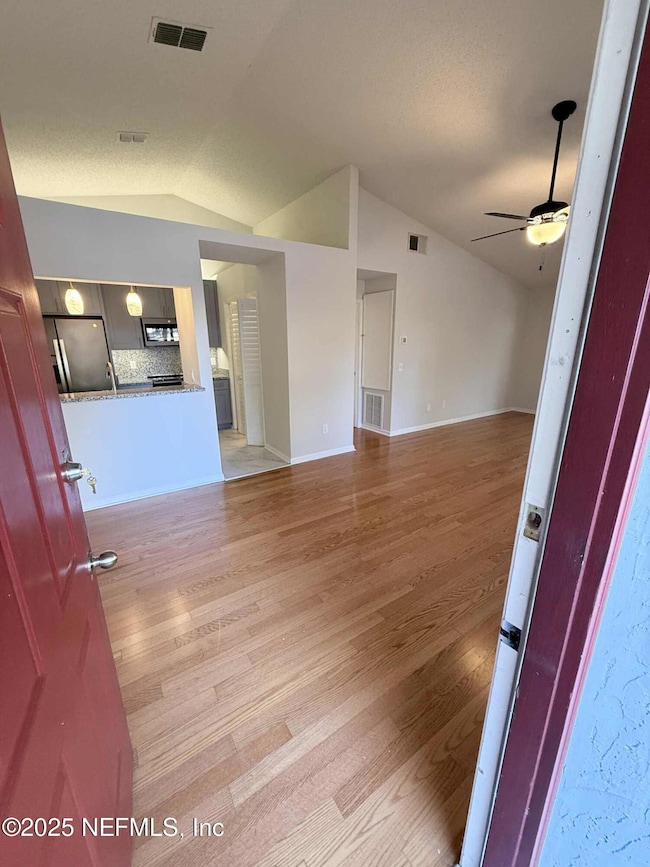 e85cb681-89f6-4bbf-b68b-36e641961296