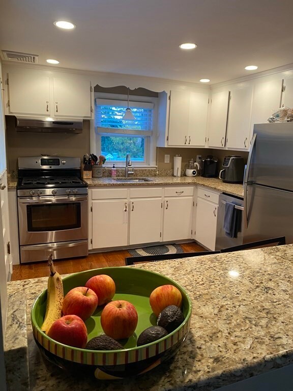 143 Perham St, West Roxbury, MA 02132 - photo 4