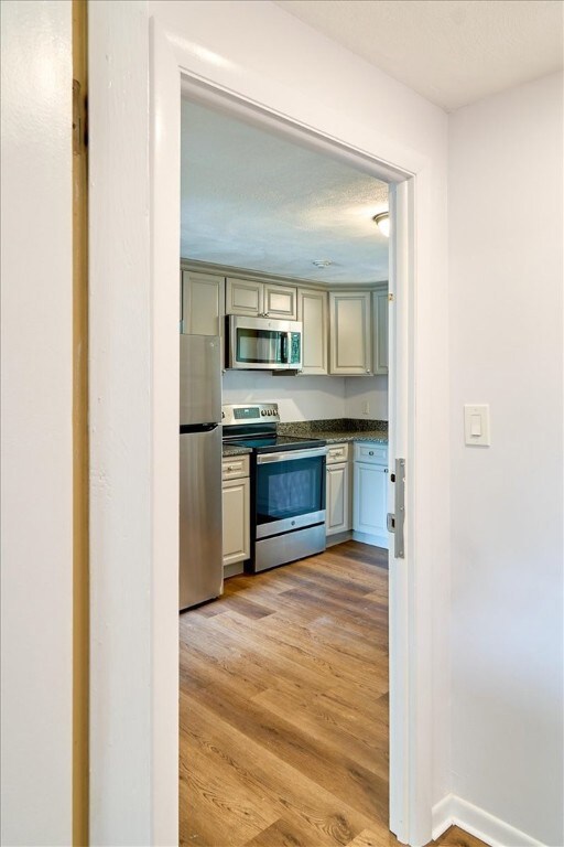 46 Carman St unit 4, Cranston, RI 02910 - photo 3