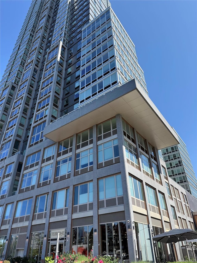 52-03 Center Blvd unit 928, Queens, NY 11101 - photo 3