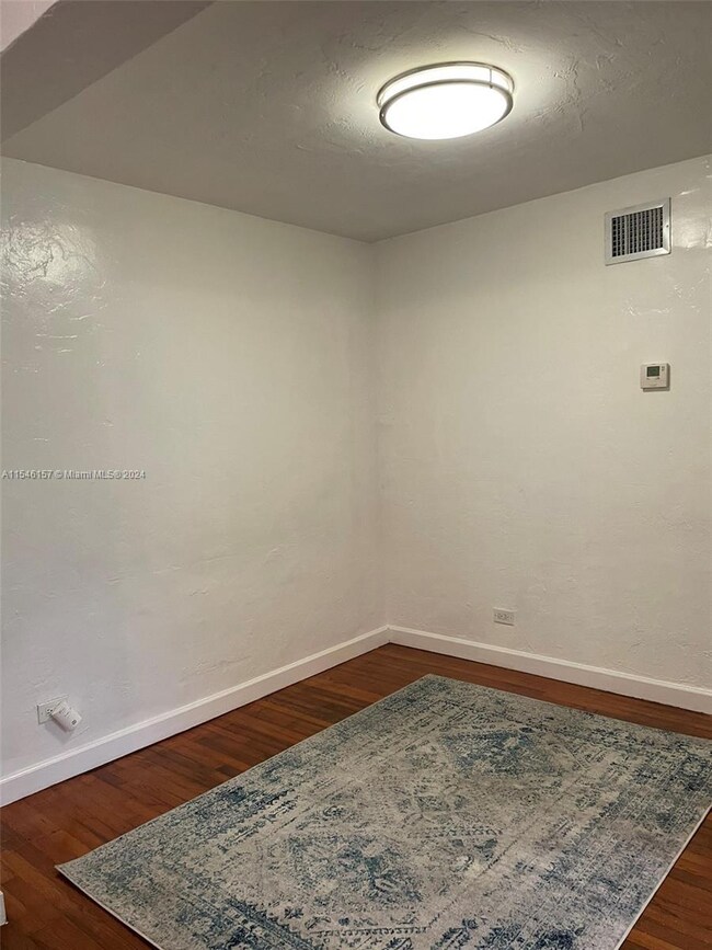 7940 Byron Ave unit 1, Miami Beach, FL 33141 - photo 6