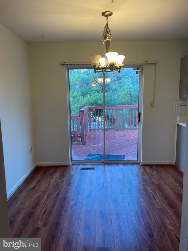 4910 Lockard Dr, Owings Mills, MD 21117 - photo 6