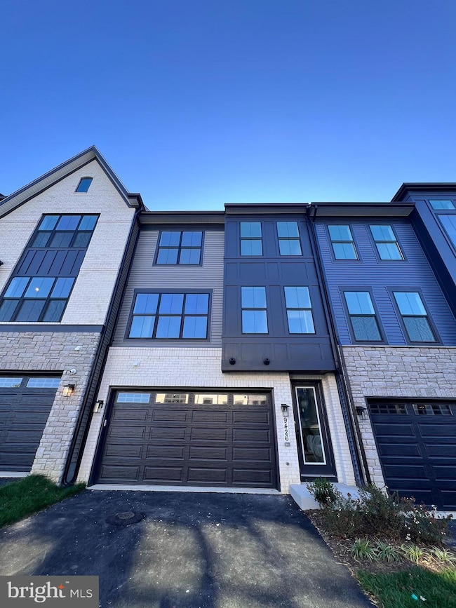 9426 Dandelion Dr, Lorton, VA 22079 - photo 5