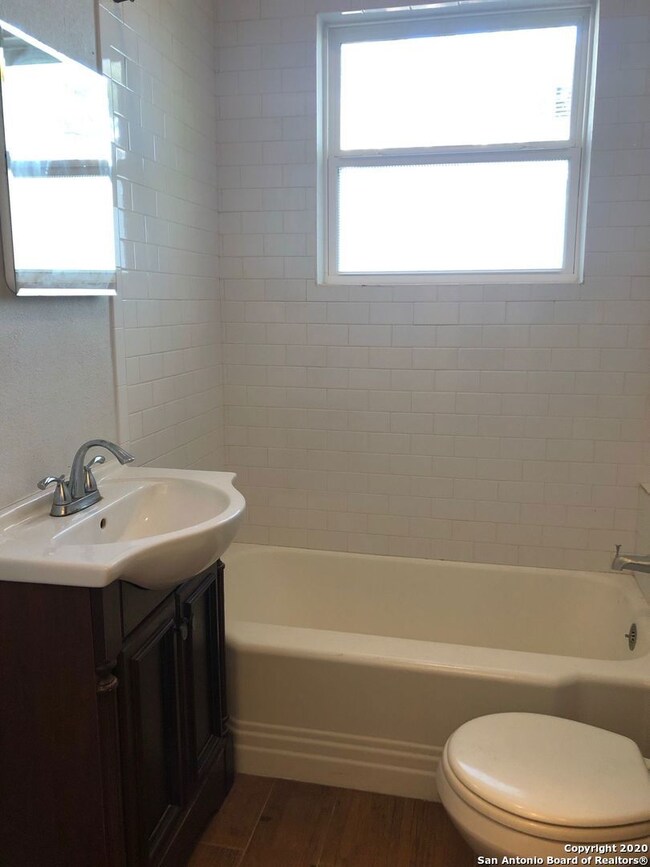 826 E Erie Ave unit A, San Antonio, TX 78212 - photo 7