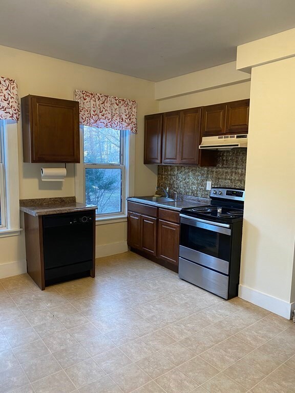 482 Webster St unit 1, Rockland, MA 02370 - photo 4