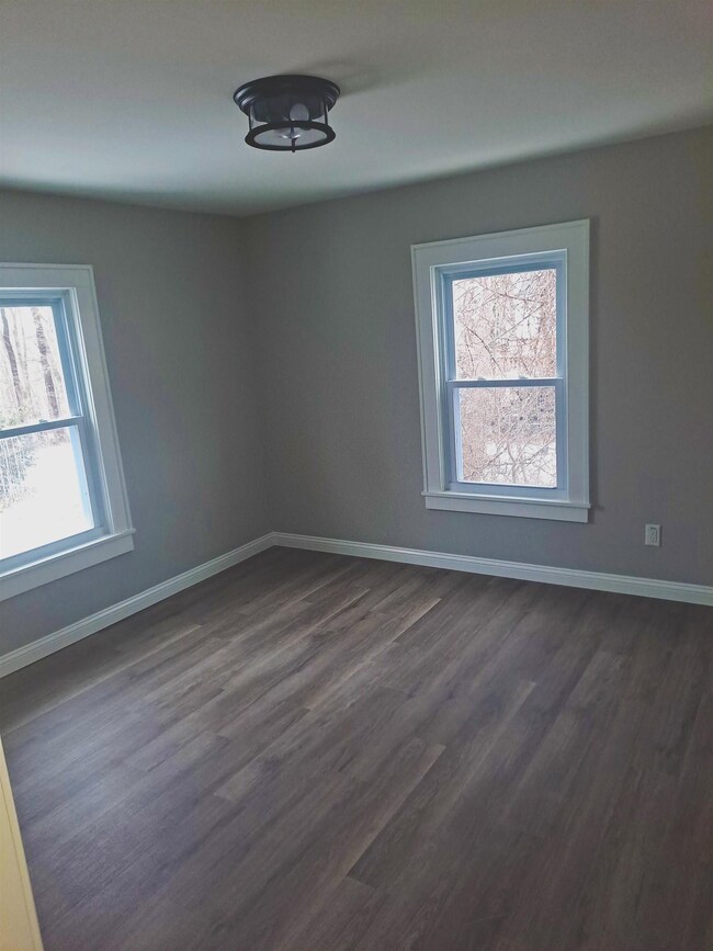 110 Mammoth Rd, Hooksett, NH 03106 - photo 6