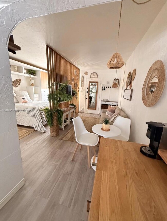 309 Crocus Terrace unit 9, Hollywood, FL 33019 - photo 3