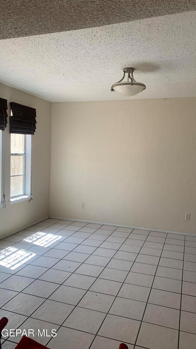 10628 Springwood Dr unit C, El Paso, TX 79935 - photo 3