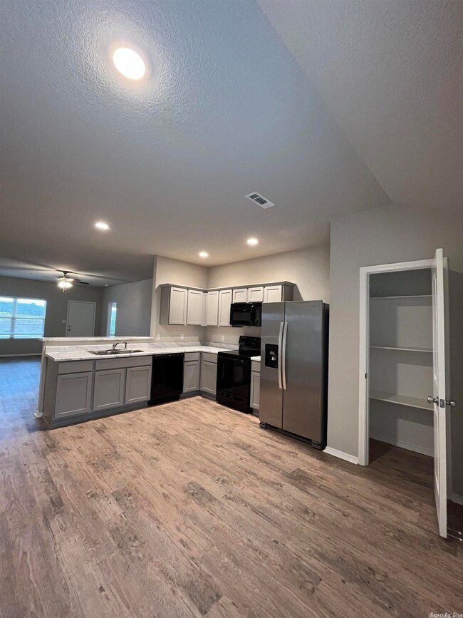 22 Spring Dr, Conway, AR 72034 - photo 4