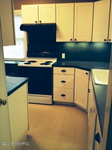 1251 Edith Ave NE, Grand Rapids, MI 49505 - photo 3