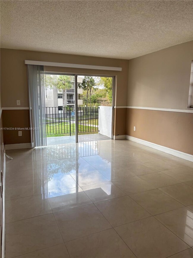 Garden Lake Towers unit 214, Miami, FL 33184 - photo 7