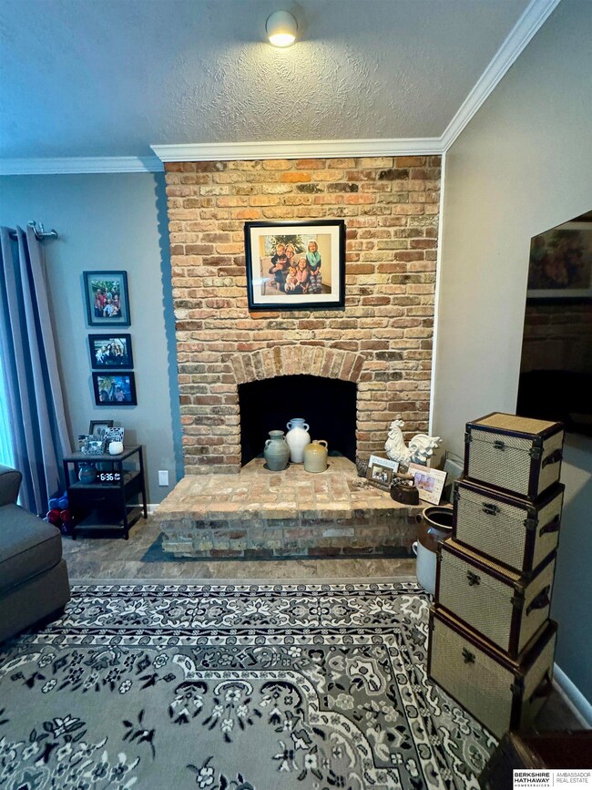 6012 Oakcrest Plaza unit 16, Omaha, NE 68137 - photo 7