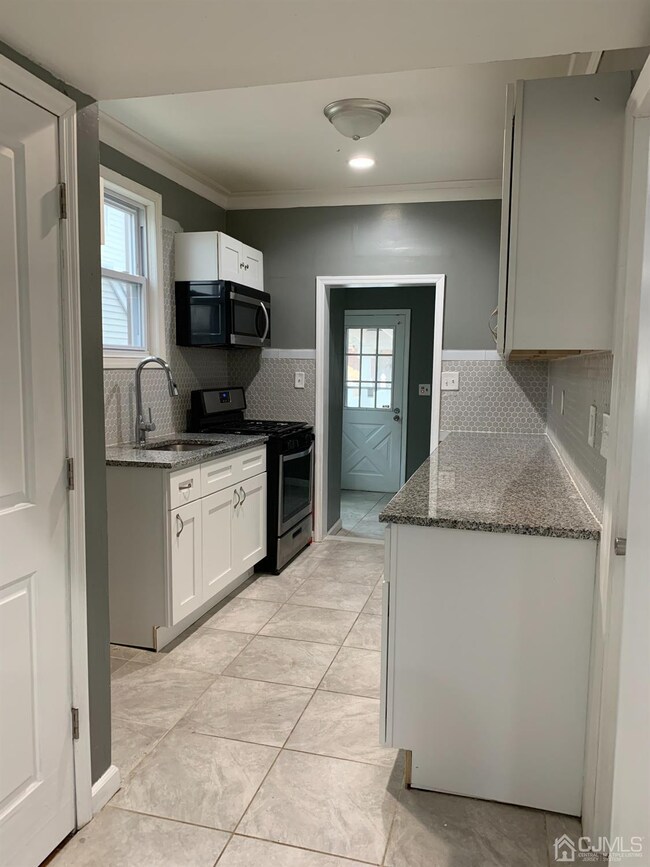 247 E Cherry St, Carteret, NJ 07008 - photo 5