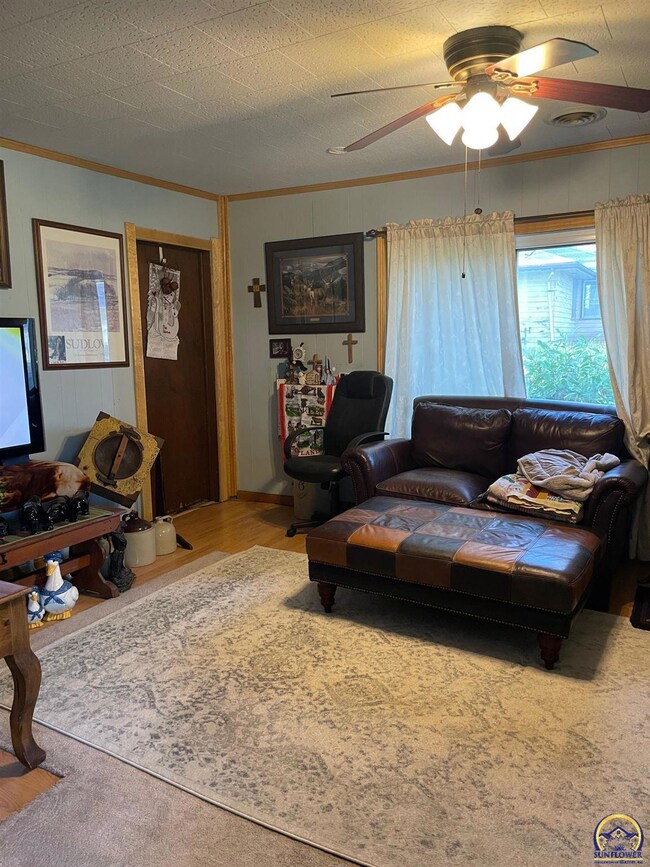 121 Walnut, Overbrook, KS 66524 - photo 5