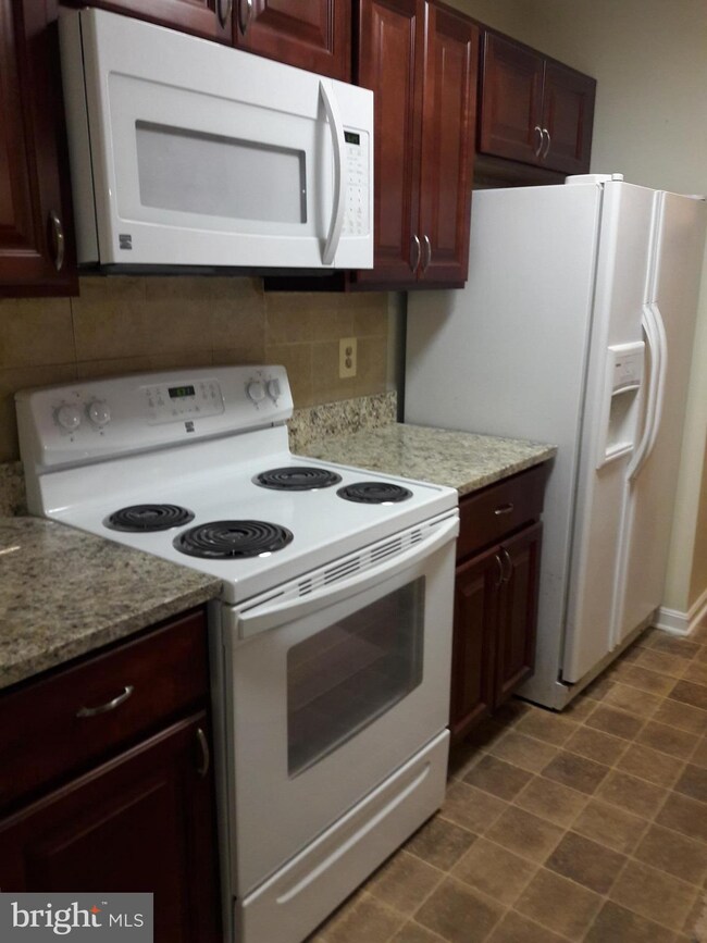 2061 Alice Ave unit 103, Oxon Hill, MD 20745 - photo 6