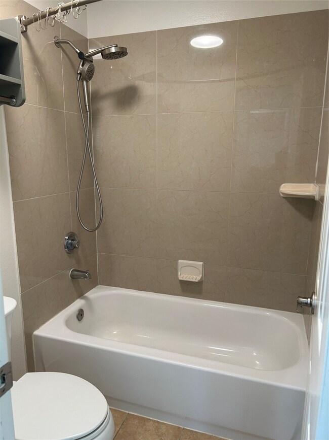 10211 Sugar Branch Dr unit 338, Houston, TX 77036 - photo 7