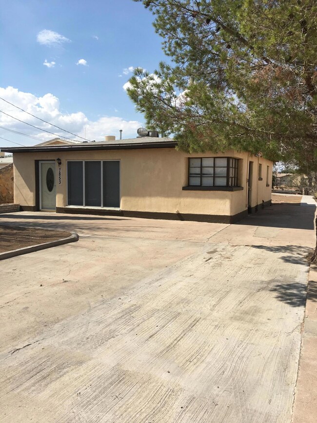 7853 West Dr unit A, El Paso, TX 79915 - photo 2