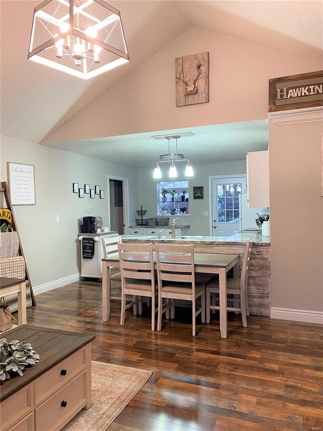 588 Huntleigh Ct, Farmington, MO 63640 - photo 2