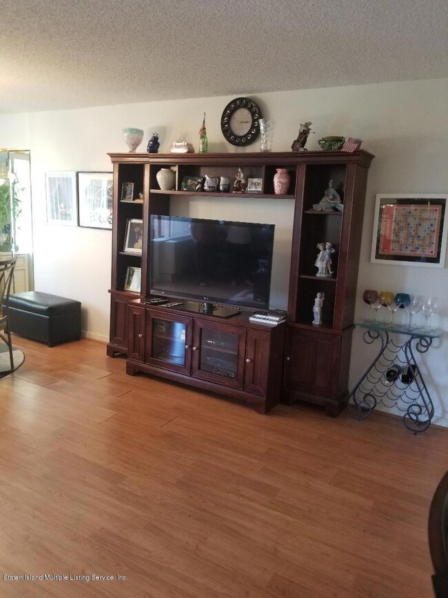 Chestnut Hill at Essex Park unit 3J, Staten Island, NY 10314 - photo 7