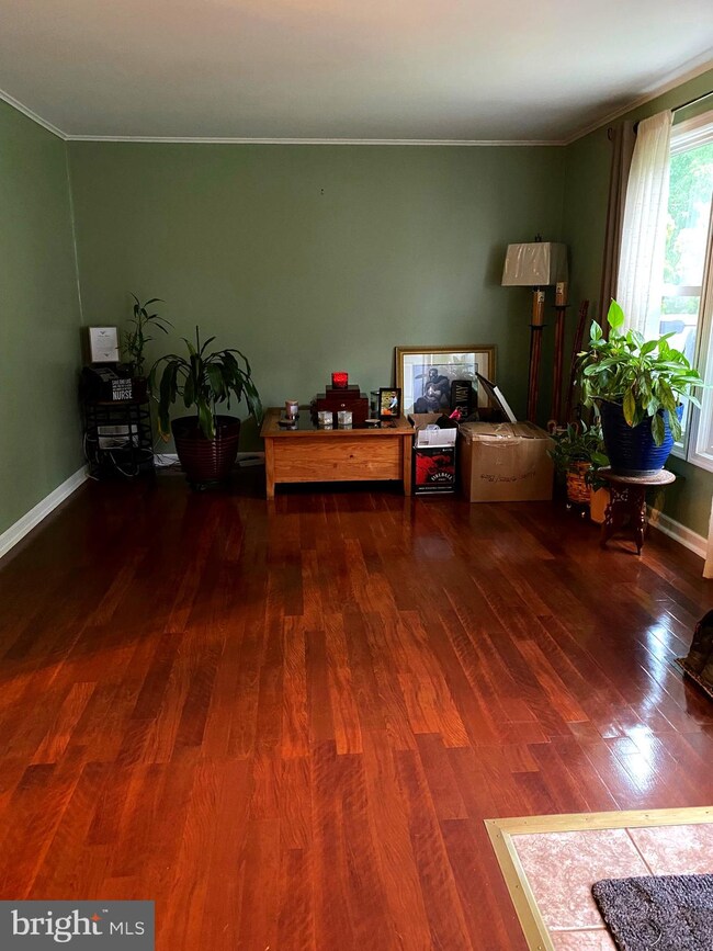 8205 Joshua Ct, Laurel, MD 20708 - photo 3