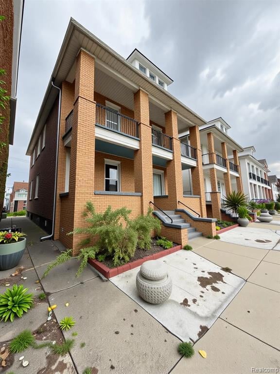 2361 Caniff St, HamtraMcK, MI 48212 - photo 2