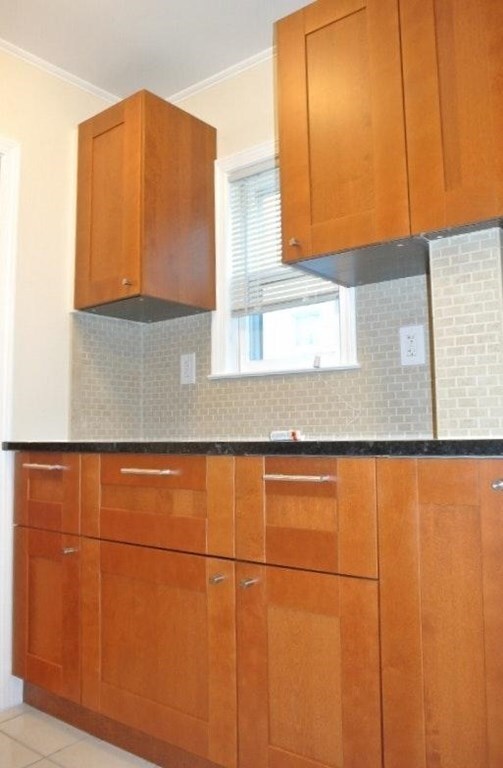 16 Edgecliff Rd unit 2, Watertown, MA 02472 - photo 3