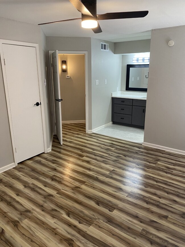 7200 T C Jester Blvd unit 4004, Houston, TX 77088 - photo 7