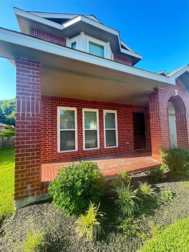 4525 Stonebridge Dr, Pearland, TX 77584 - photo 2