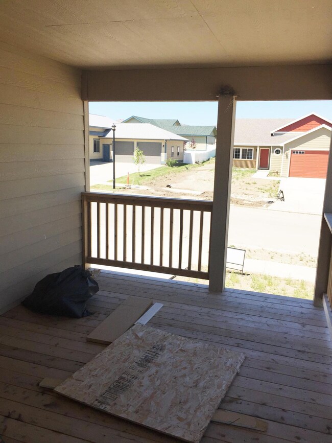 front deck<|><|>