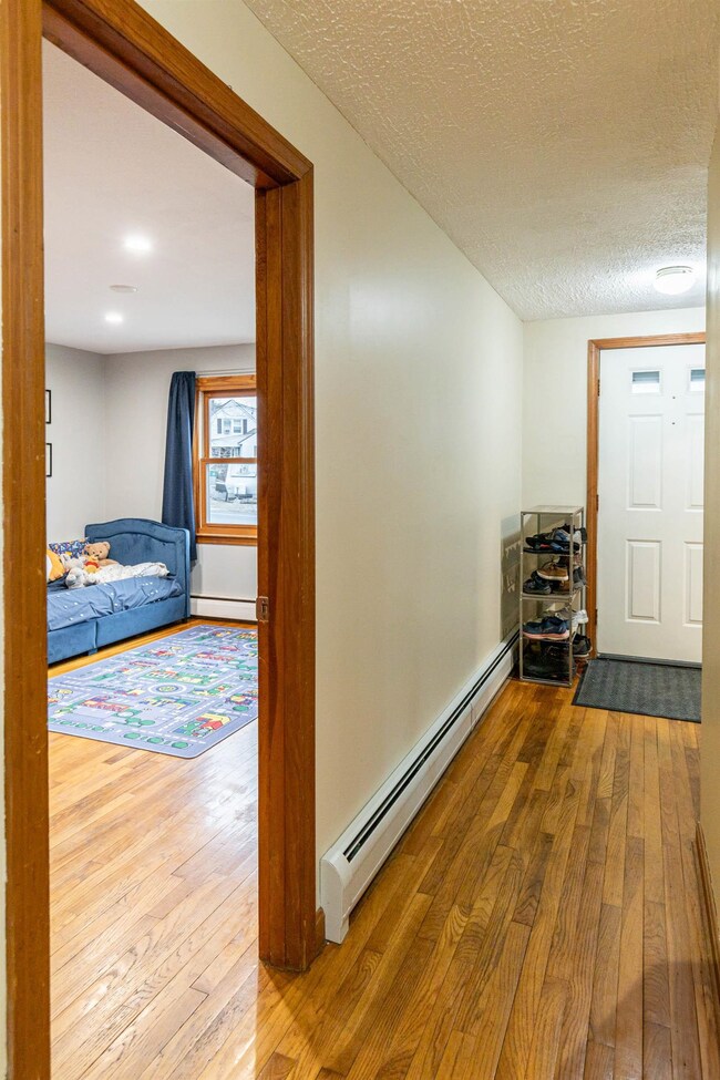 9 Country Side Dr, Nashua, NH 03062 - photo 5