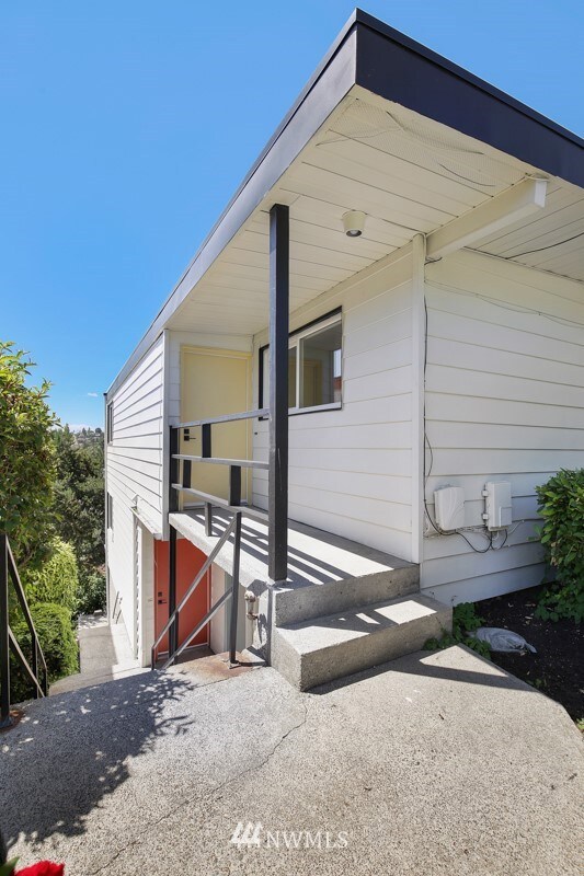 2557 13th Ave W, Seattle, WA 98119 - photo 7